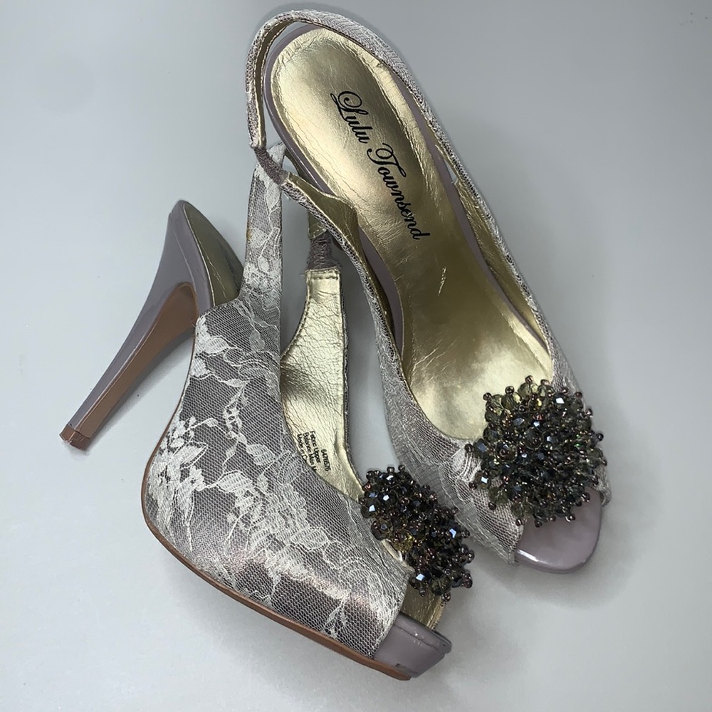 Lulu Townsend cream/beige lace heels Size 6